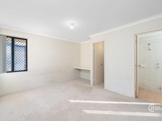 CANT GET ANY BETTER WALK TO CURTIN @ $750 per week