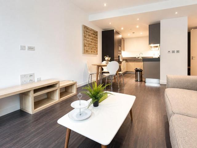 Canter Way, London E1 1 bed apartment to rent £3,100 pcm £715 pw