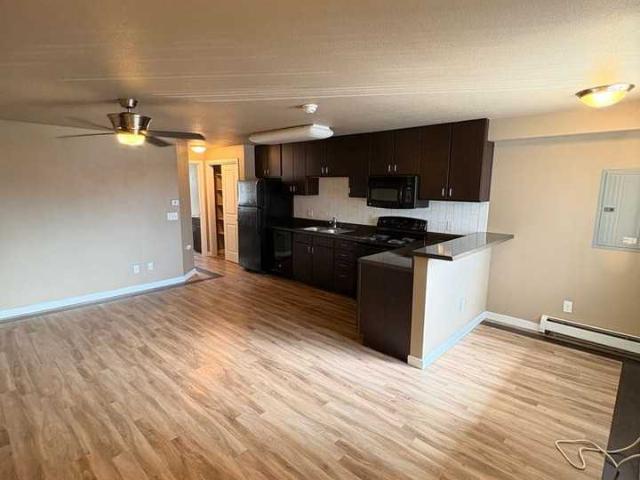CANTERBURY APARTMENTS 1 Bedroom Apartment for Rent at 3550 S Delaware St, Englewood, CO 80110