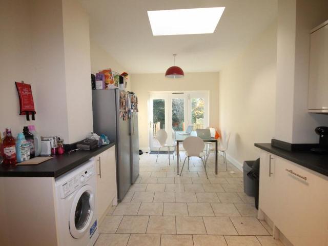 Canterbury CT2 6 bed semi detached house to rent £500 pcm £115 pw