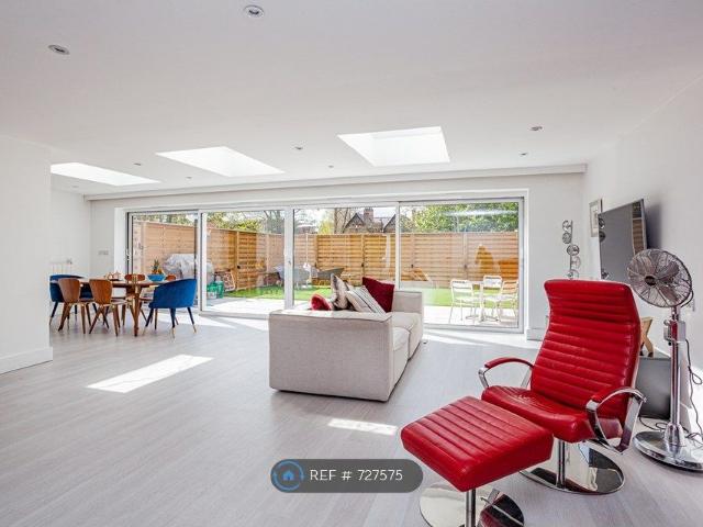 Canterbury Close, Kent BR3, 4 bed end terrace house to rent, £3,500 pcm | PrimeLocation
