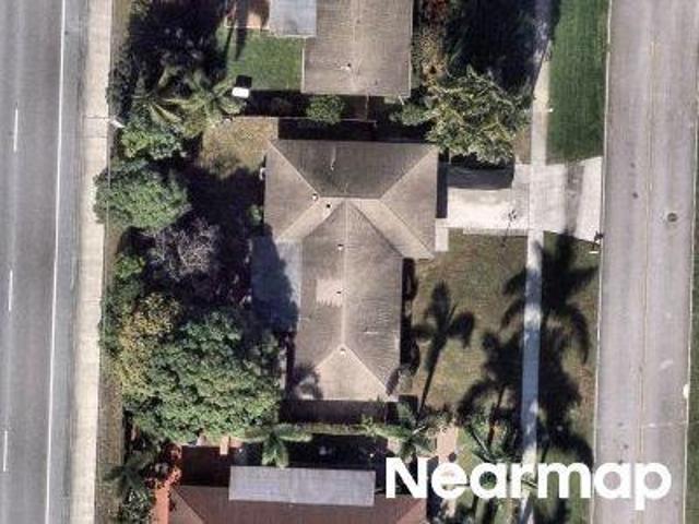 Canterbury Dr W