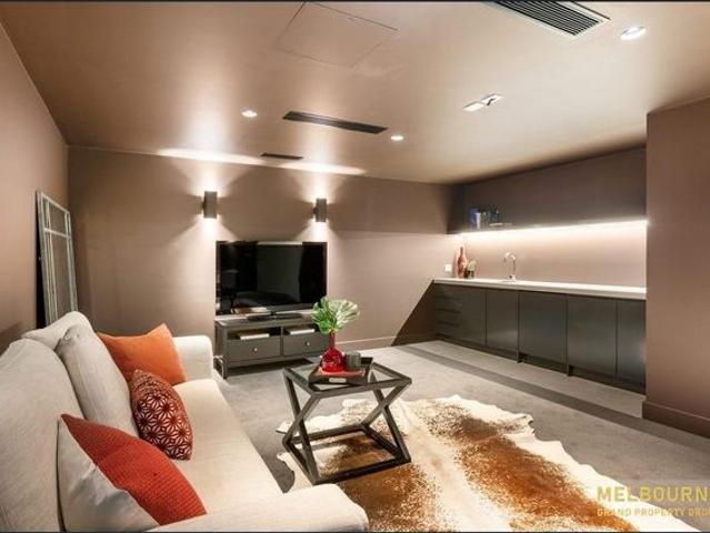 Canterbury Golden Mile Residence