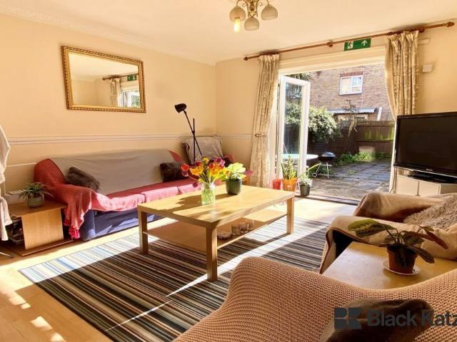 Canterbury Place, Elephant And Castle SE17, 4 bed town house to rent, £4,312 pcm | PrimeLocation
