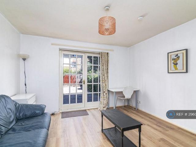 Canterbury Place, London, SE17 4 bed terraced house to rent £4,380 pcm £1,011 pw
