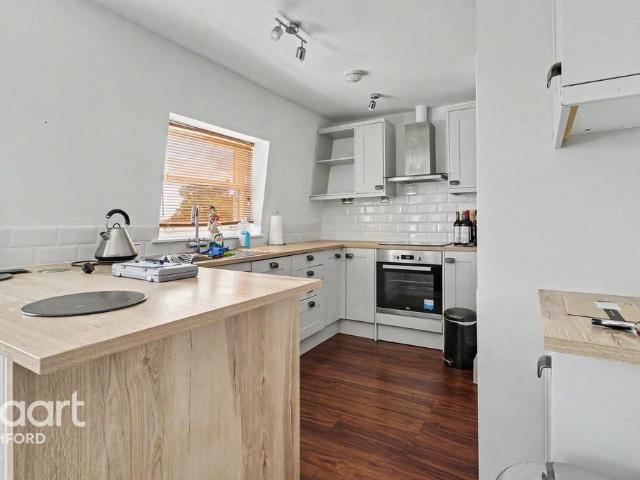 Canterbury Road, BIRCHINGTON 2 bed flat to rent £1,000 pcm £231 pw