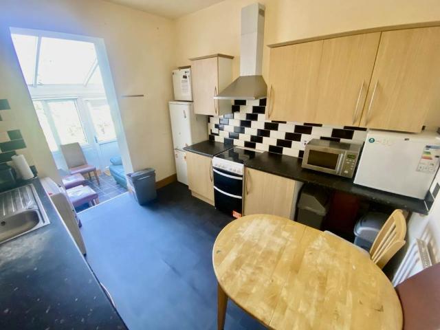 Canterbury Road, Brynmill, Swansea 3 bed house to rent £1,110 pcm £256 pw