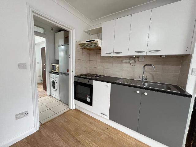 Canterbury Road, Feltham TW13, 1 bed flat to rent, £1,250 pcm | PrimeLocation