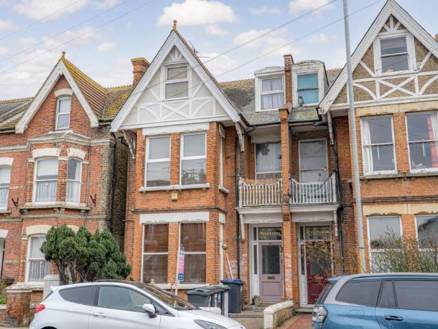 Canterbury Road, Herne Bay 2 bed apartment to rent £1,150 pcm £265 pw