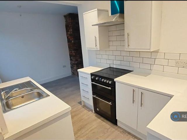 Canterbury Road, Stockport, SK1 3 bed semi detached house to rent £1,550 pcm £358 pw