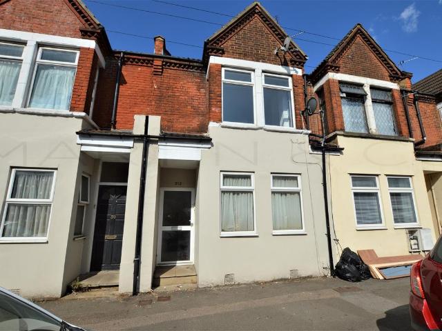 Canterbury Street, Gillingham ME7, 1 bed flat to rent, £895 pcm | PrimeLocation