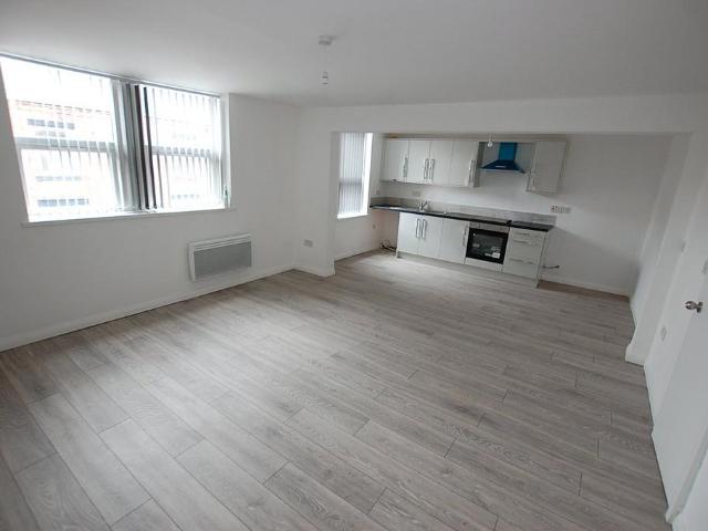 Canterbury Street, Greater Manchester. Studio to rent £700 pcm £162 pw