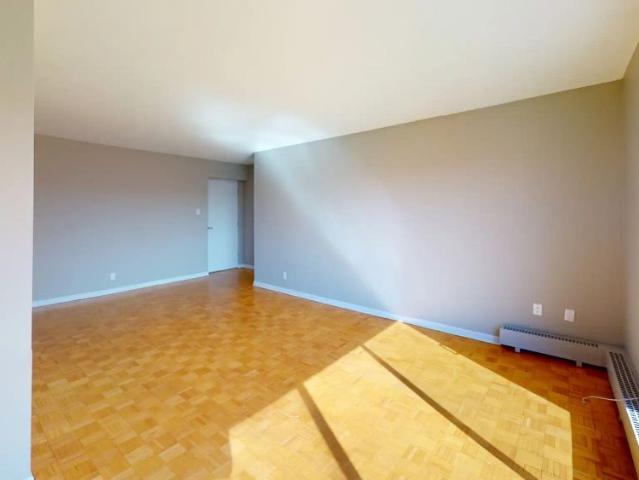 Canterbury Square — Renovated 2 Bedroom