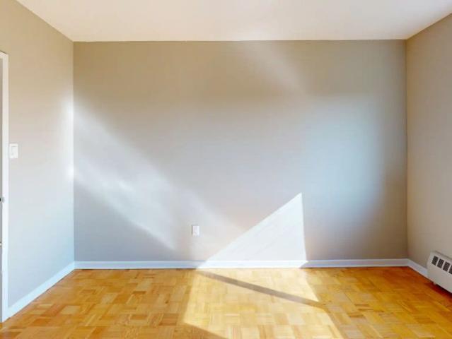 Canterbury Square — Renovated 2 Bedroom
