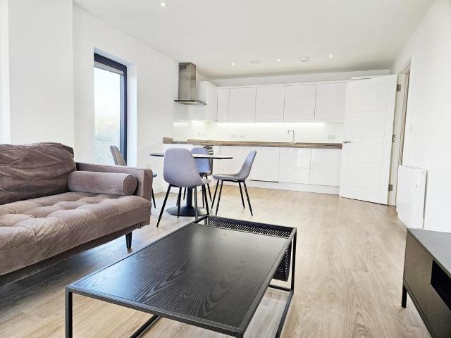 Cantia Place, Ashford, TN23 2 bed flat to rent £1,425 pcm £329 pw