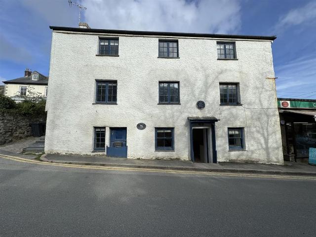 Canton Street, St. Austell PL26, 2 bed flat to rent, £1,000 pcm | PrimeLocation