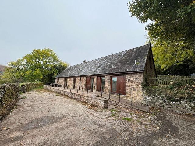 Cantref, Brecon, LD3 4 bed barn conversion to rent £1,500 pcm £346 pw
