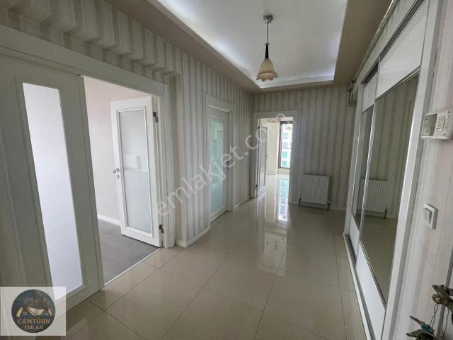 Cantürkten Pursaklar Merkez Mahallesi 4+1 Satılık Daire