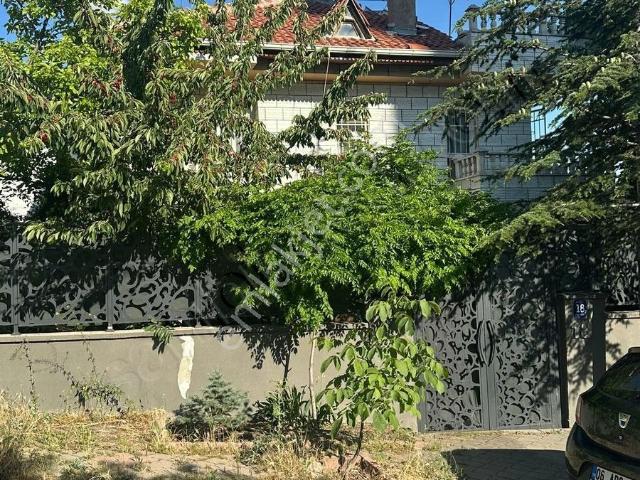 Cantürkten Pursaklar Protokol Yolu Yanında 5+1 Satılık Villa