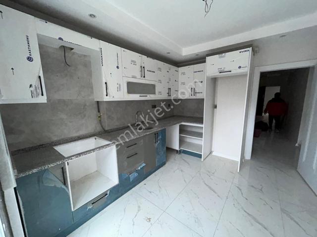 Canyapı'dan Koray Lisesi Mevkiinde 2+1 Satılık Daire