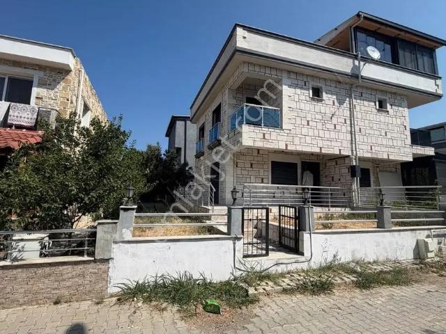 Canyurt Gayrimenkulden Satılık Teraslı Taş Villa