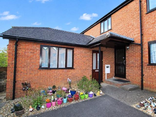 Canada Court, Goose Green, Brackley NN13, 1 bed bungalow to rent, £1,000 pcm | PrimeLocation