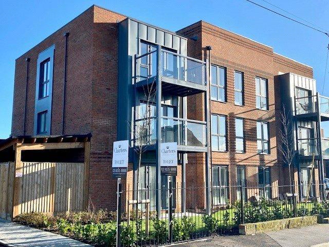 Canada Court, Eastleigh SO50 2 bed flat to rent £1,350 pcm £312 pw