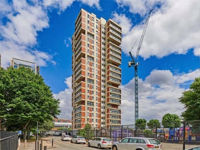 Canada Water 2 bedroom flat NOW
