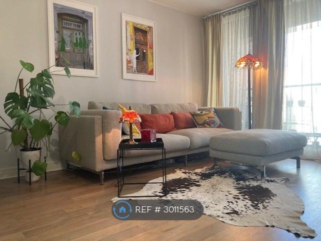 Canada Water, London SE8, 1 bed flat to rent, £2,250 pcm | PrimeLocation