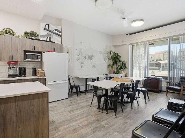 Canadiana Apartments 2 Bedroom Apartment for Rent at 2345 Broad St, Regina, SK S4P 1Z1 Core
