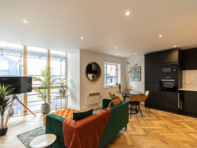 Canal Wharf, Waterfront Walk, Birmingham B1, 1 bed flat to rent, £1,100 pcm | PrimeLocation