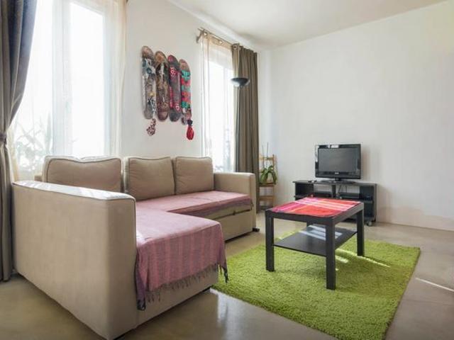 Canal Saint Martin / rue Grange aux Belles 5e étage, Paris Amsterdam Apartments for Rent