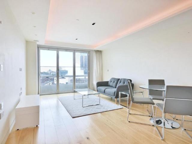 Canaletto Tower, City Road. 1 bed flat to rent £3,300 pcm £762 pw