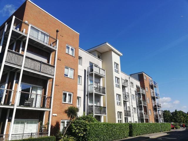 Canalside, Redhill RH1, 1 bed flat to rent, £1,300 pcm | PrimeLocation