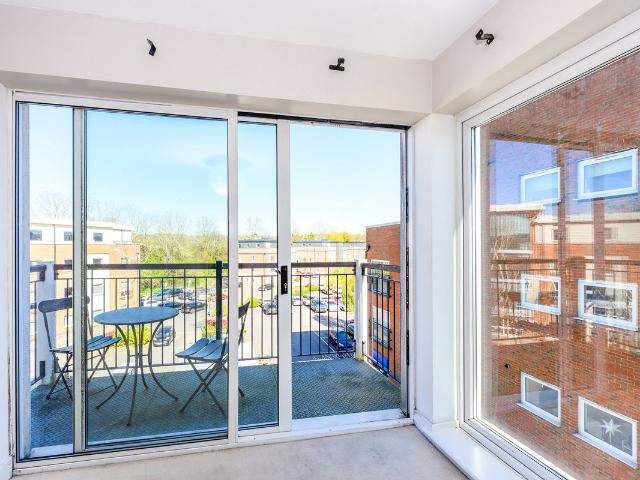 Canalside, Redhill, Surrey RH1, 2 bed flat to rent, £1,550 pcm | PrimeLocation