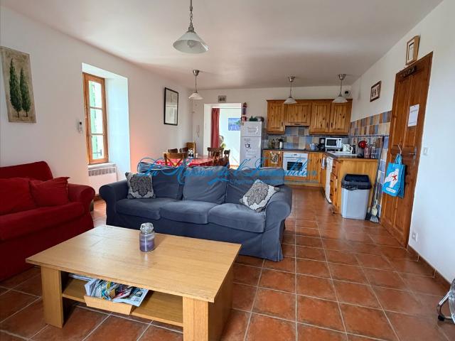 CANAULES, dans une maison en pierres de caractère, apparteme. 70m² Canaules et Argentières