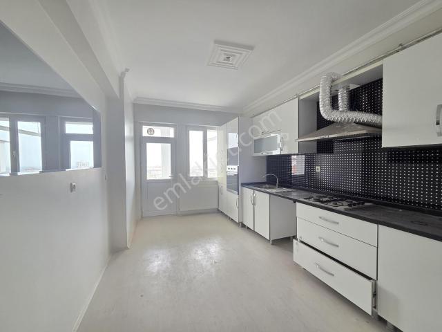 Canbay Yapı'dan Manas Uygur Sitesinde Kiralık 3+1 Daire