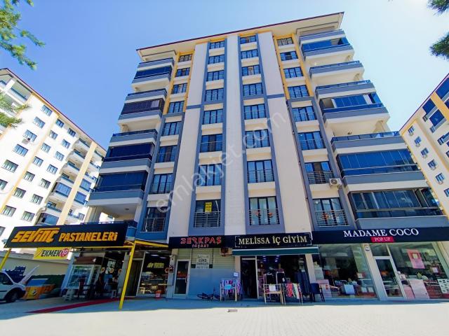 Canbay Yapı&gayrimenkulden Yeşilçam Cad Üzeri 4+1 Kiralık Daire