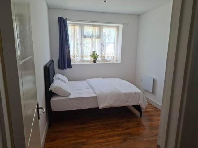 Canberra Crescent, Dagenham RM10, 1 bed flat to rent, £1,525 pcm | PrimeLocation