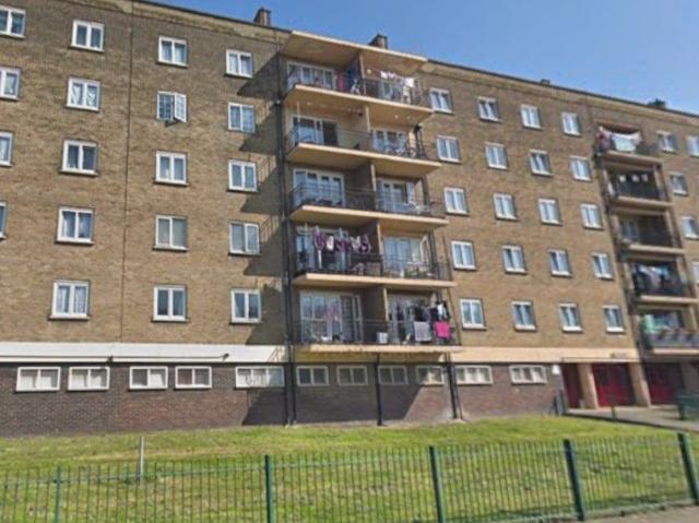 Canberra Square RM18, 3 bed flat to rent, £1,500 pcm | PrimeLocation