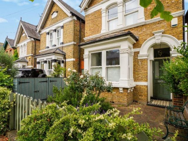Canbury Avenue, London KT2, 5 bed detached house to rent, £4,500 pcm | PrimeLocation