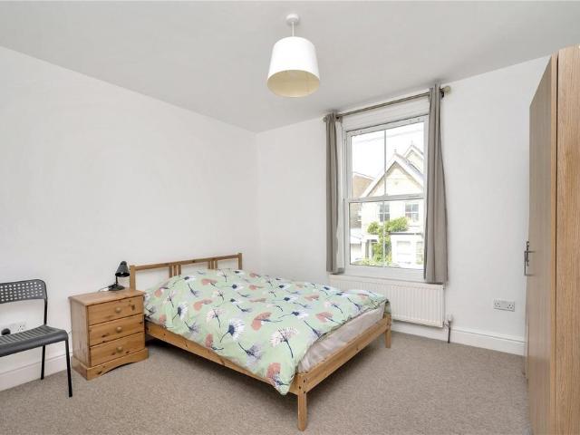Canbury Park Road, Kingston upon. 3 bed detached house to rent £2,995 pcm £691 pw