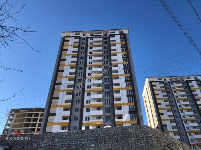Candaroğulları Batıkent Sitesi'nde Ön Cephe Köşe 2+1 Kiralık