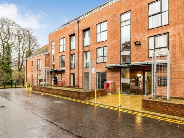 Candleford Court, BUCKINGHAM, MK18 1 bed apartment to rent £1,100 pcm £254 pw