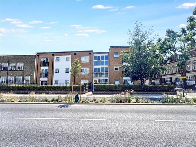 Candlelight Court, 124 Romford Road. 2 bed flat to rent £1,900 pcm £438 pw