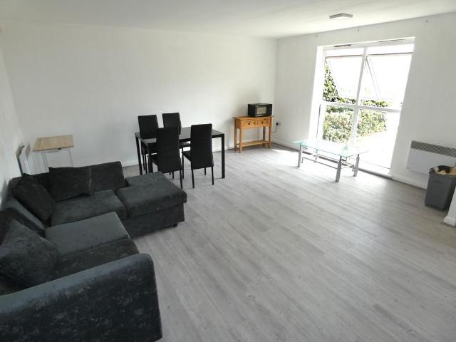 Candlelight court, Romford Road. 2 bed flat to rent £2,000 pcm £462 pw