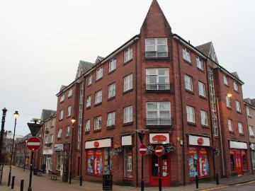 Candleriggs Court, Alloa FK10, 2 bed flat to rent, £725 pcm | PrimeLocation