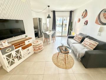 Candy Pop: A/C, 2 terraces, pool & Airfryer