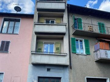 Caneggio 7 Zimmer Dorfhaus auf 3 Etagen mit sehr schöner Aussicht / 7 Zimmer Dorfhaus auf 3 Etagen mit sehr schöner Aussicht
