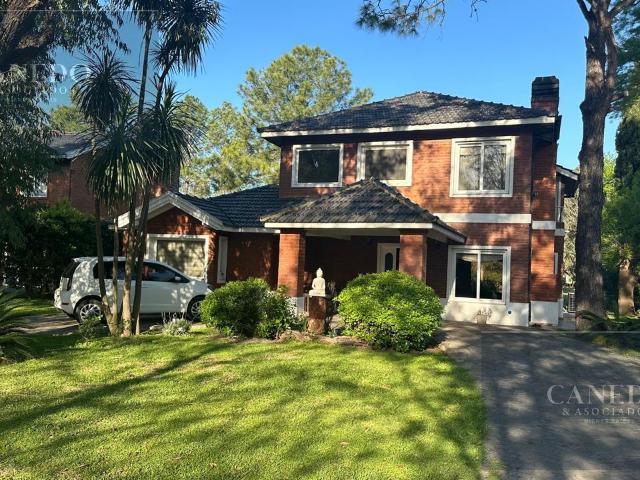 Casa en Mariano Castex 3200, canning